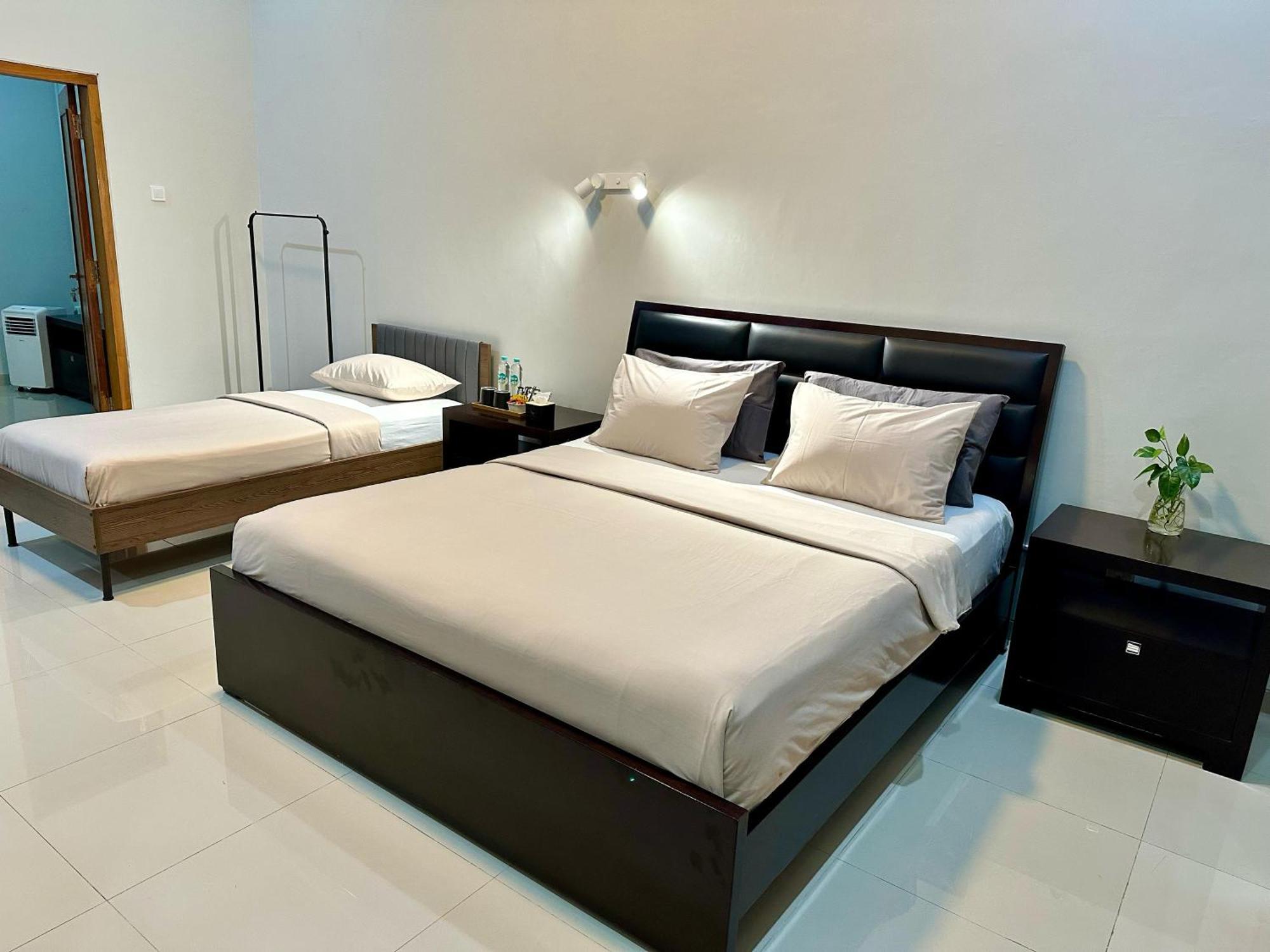 Cendhani Raras Gallery Kejayan Ngoại thất bức ảnh