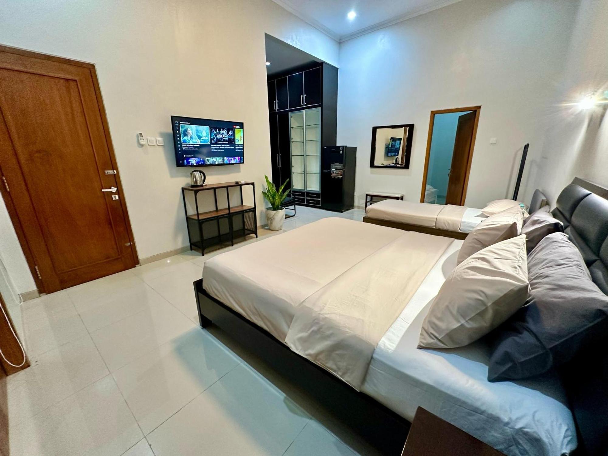 Cendhani Raras Gallery Kejayan Ngoại thất bức ảnh